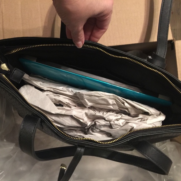 NEW Reaction Kenneth Cole Shoulder Bag Tote Purse - Picture 7 of 7